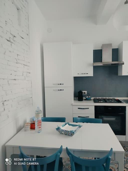 Appartement Le Finestre Sul Borgo 1 à Parme Extérieur photo