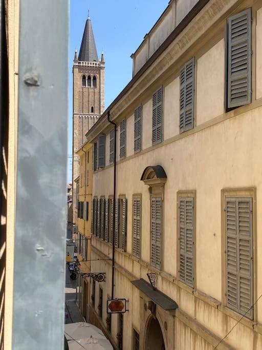 Appartement Le Finestre Sul Borgo 1 à Parme Extérieur photo